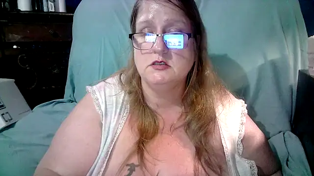 jade-belle online show from May 2, 8:50 am