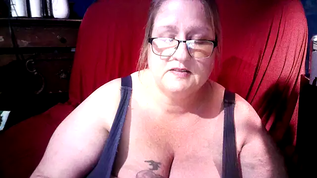 jade-belle online show from April 29, 8:06 am