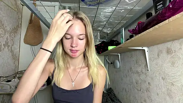 ElizFait online show from August 3, 9:26 am