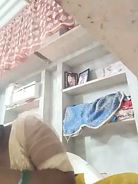 Shreya pandit online show from June 4, 12:05 am