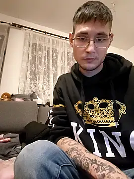 hotchris0708 online show from December 16, 5:52 pm