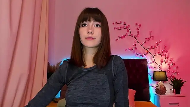 MilanaHotts online show from August 2, 5:21 am