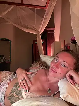 OpheliaRoxx online show from March 17, 6:28 am