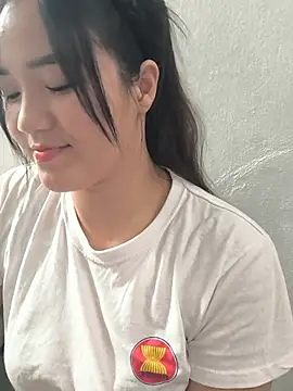 Sisilaydy 01 online show from July 31, 3:24 pm