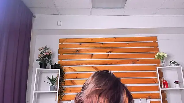 Mary Bryantt online show from March 18, 1:21 am