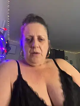 MistressVee online show from December 18, 4:50 am