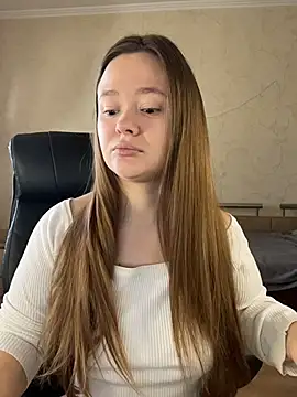 CaramelleSugarr online show from February 3, 11:15 am