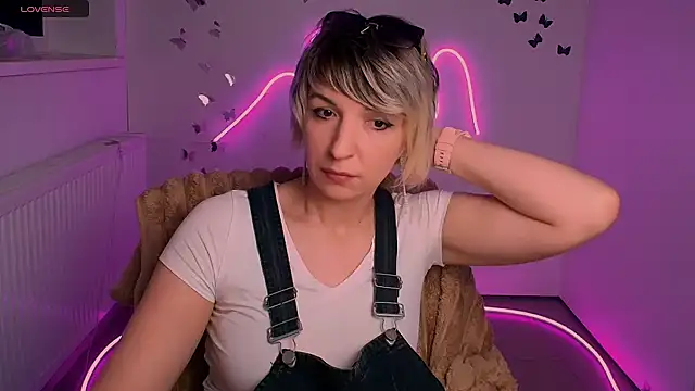 Lana Foxyy online show from April 29, 11:57 am