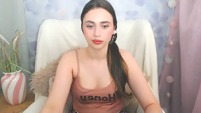 LarissaSweet21 online show from June 25, 7:48 pm