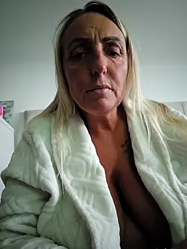 theblondecocklover online show from June 16, 7:15 pm