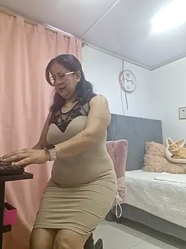 christy ant online show from June 15, 6:52 pm