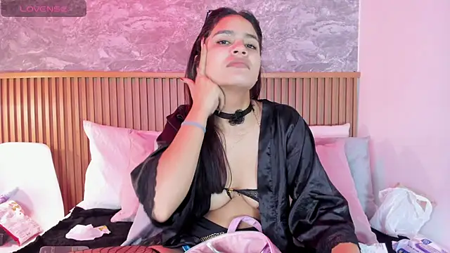 alina souvage  online show from February 4, 10:02 pm