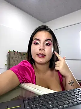 Katey curvy01 online show from December 18, 6:18 am