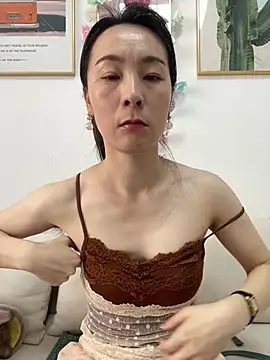 you-005 online show from March 15, 2:24 am