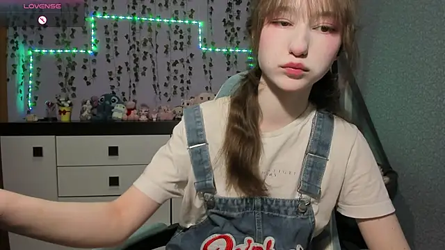 Yoonhee ki online show from June 28, 8:26 pm