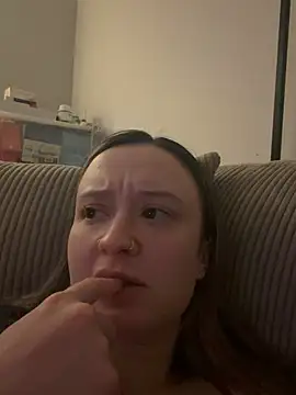 LilyLuck  online show from February 12, 2:35 am