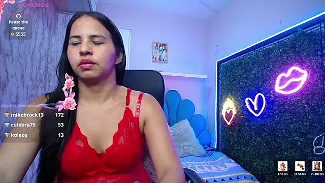 nicol ross19 online show from March 8, 2:04 am