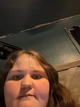 Pretty tootsiee online show from December 19, 1:43 am