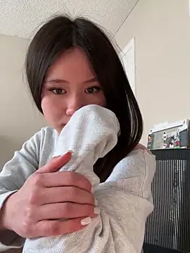 luvvivii online show from February 16, 9:58 pm