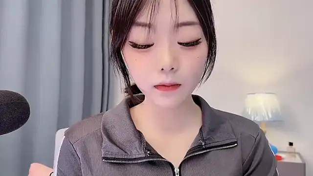 smalldaisy online show from April 30, 2:06 am