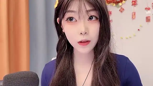 smalldaisy online show from February 22, 2:01 am