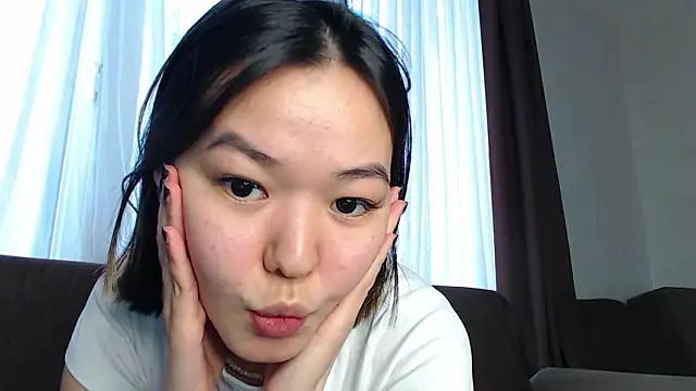 niia mur online show from February 16, 1:33 pm