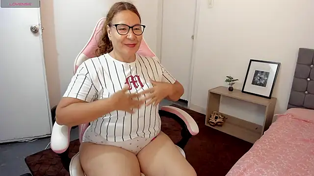 MS  samantha online show from April 30, 11:04 am