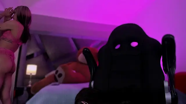 Charlotteinpole online show from March 16, 5:44 am