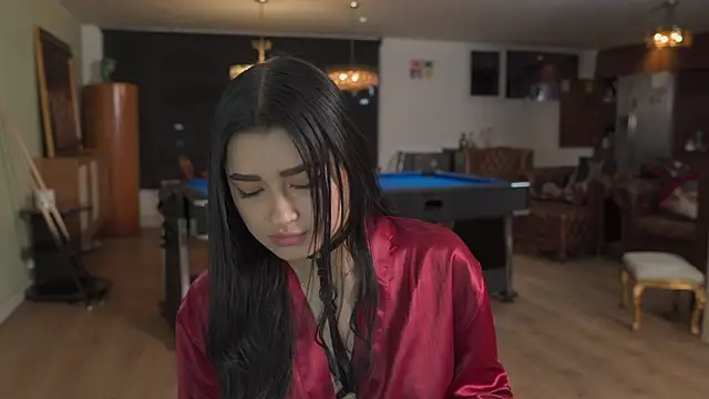Emilyy05  online show from July 6, 4:29 am