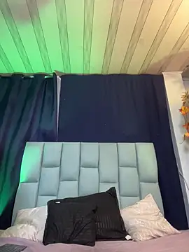 Emilyy05  online show from July 26, 2:19 am