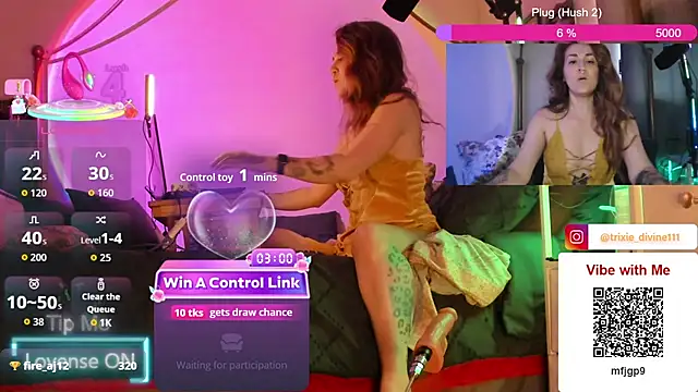 trixiedivine online show from April 12, 7:38 pm