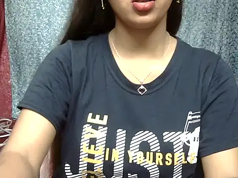 cute Dirty Diva online show from May 2, 2:31 pm