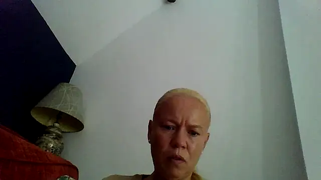jennyblondeuk online show from July 28, 12:59 pm