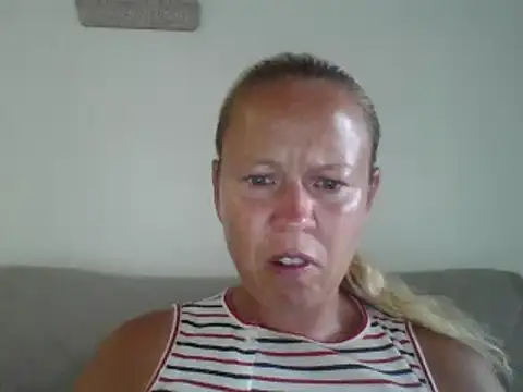 jennyblondeuk online show from June 29, 7:24 pm