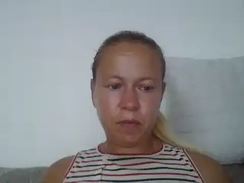 jennyblondeuk online show from July 9, 3:47 pm