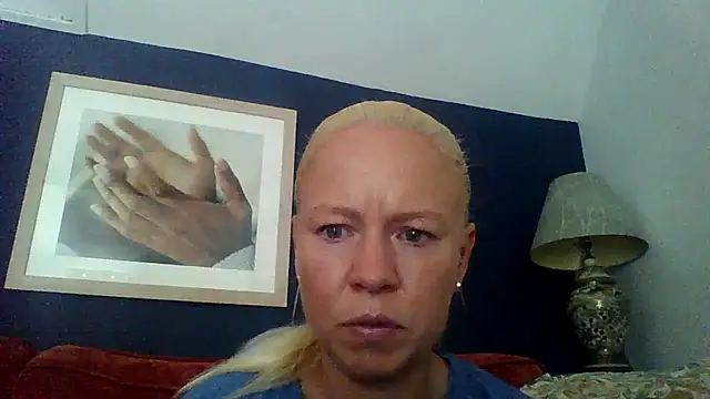 jennyblondeuk online show from July 29, 3:12 pm