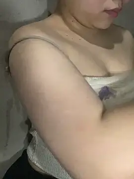 lili-roze online show from January 18, 1:18 pm