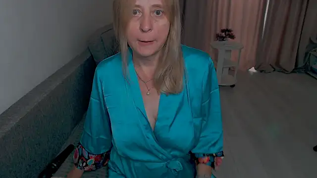 MiLenaMilf online show from July 31, 7:20 am