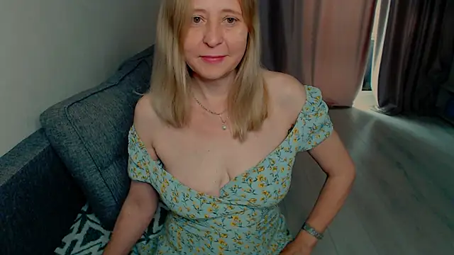 MiLenaMilf online show from June 18, 7:32 am