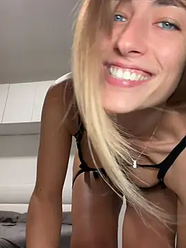 SugarLily24 online show from August 6, 3:41 pm