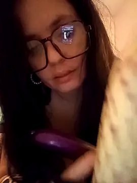 EdgedSleeve online show from March 8, 9:51 pm