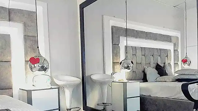 ElenaWatsonn online show from March 6, 8:48 pm