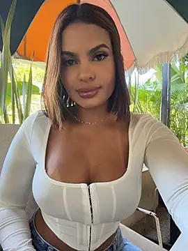 Irina Velvett online show from July 7, 8:00 pm