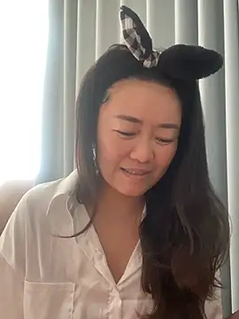 Molly-xiao online show from May 2, 3:54 am
