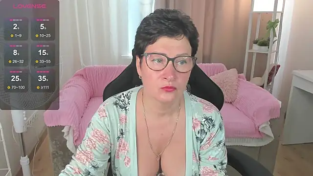 JennyMons online show from August 3, 7:56 am