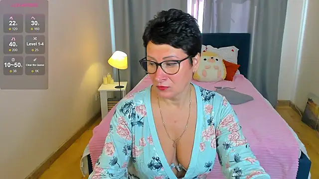 JennyMons online show from August 3, 9:04 am