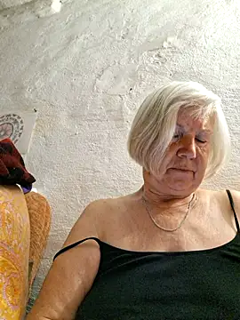 KlaudiaDarling online show from June 23, 7:12 pm