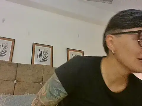 kat paradise online show from February 10, 11:57 am