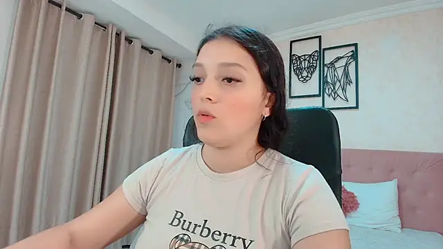 littlemolly walcott online show from August 1, 12:56 am