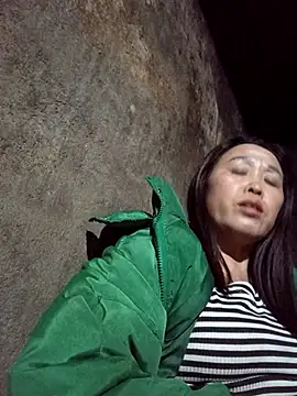 dakota-kis online show from February 8, 11:25 am